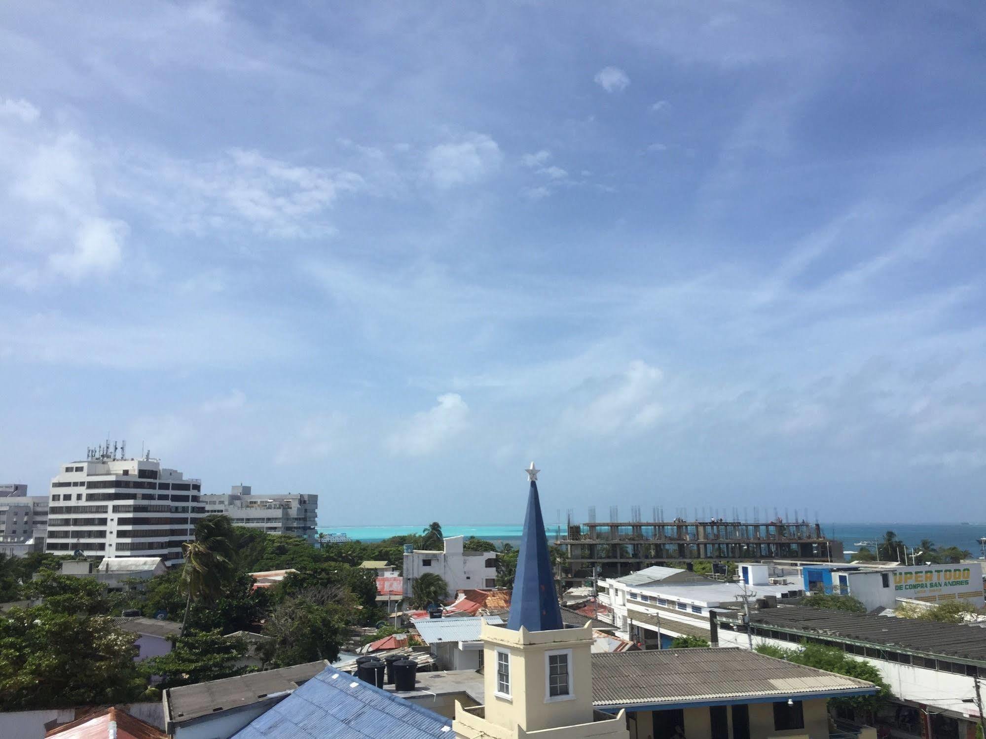 Hostal Central Beach San Andrés المظهر الخارجي الصورة